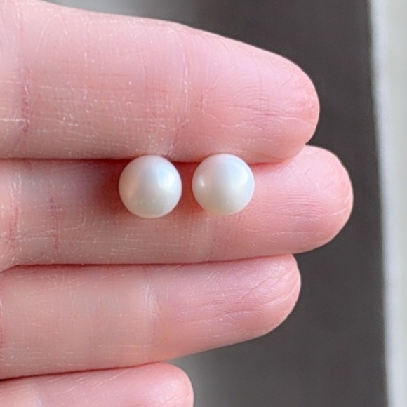 Sterling Silver Freshwater White Pearl Studs 8mm - Picture 3 of 14